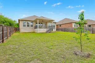 557 Scenic Bluff Dr, Georgetown, TX 78628 - Photo 33