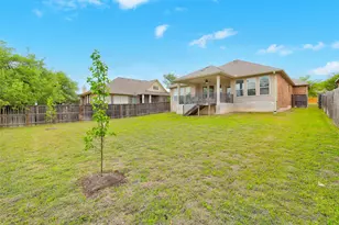 557 Scenic Bluff Dr, Georgetown, TX 78628 - Photo 35