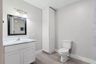 813 Central Ave, Elgin, TX 78621 - Photo 13