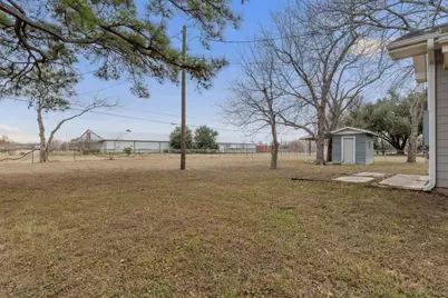 813 Central Avenue, Elgin, TX 78621 - Photo 5