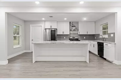 813 Central Avenue, Elgin, TX 78621 - Photo 1
