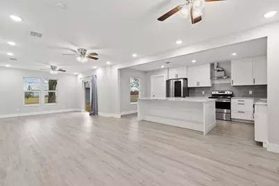 813 Central Avenue, Elgin, TX 78621 - Photo 3