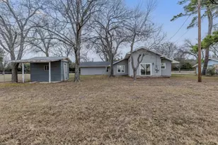 813 Central Ave, Elgin, TX 78621 - Photo 21