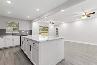 813 Central Avenue, Elgin, TX 78621 - Photo 5