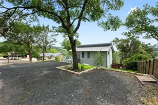 2711 Trail Of Madrones St, Austin, TX 78746 - Photo 3