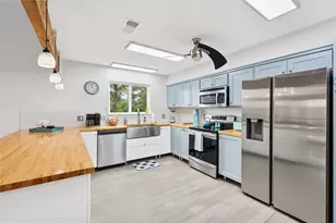 2711 Trail Of Madrones St, Austin, TX 78746 - Photo 9
