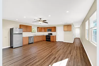 207 Oakwood Loop, San Marcos, TX 78666 - Photo 9