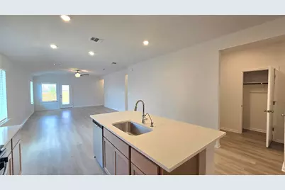 122 Holmby Drive, Hutto, TX 78634 - Photo 7