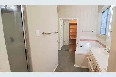 1802 White Oak Cove, Round Rock, TX 78681 - Photo 11