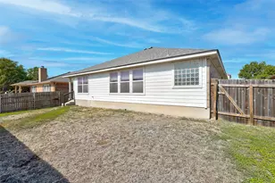 1305 4 Cabin Ct, Round Rock, TX 78665 - Photo 39