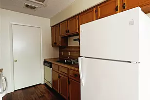 115 S Frio St, Lockhart, TX 78644 - Photo 9