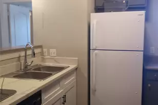 1901 Crossing Pl Pl, Austin, TX 78741 - Photo 5