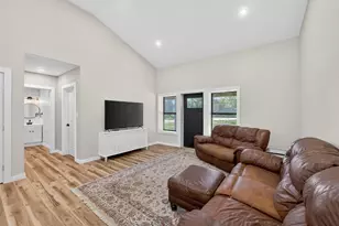 411 Avila Ln, Briggs, TX 78608 - Photo 5