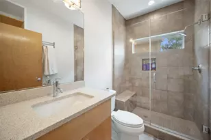 1411 E 2nd St, Austin, TX 78702 - Photo 21