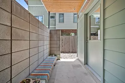 1411 E 2nd Street #B2, Austin, TX 78702 - Photo 23