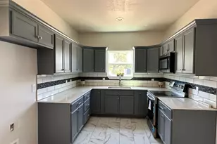 501 Maple St, Taylor, TX 76574 - Photo 5