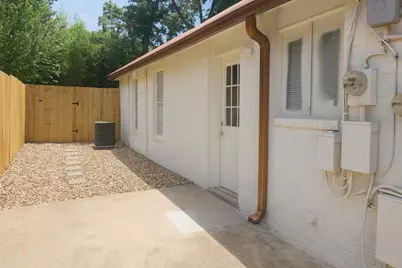 1005 W Martin Luther King Jr Boulevard #B, Austin, TX 78701 - Photo 29