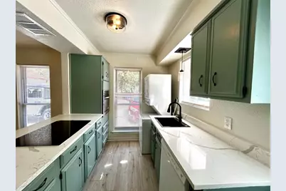 1005 W Martin Luther King Jr Boulevard #B, Austin, TX 78701 - Photo 11