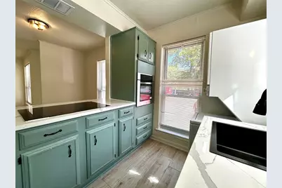 1005 W Martin Luther King Jr Boulevard #B, Austin, TX 78701 - Photo 13