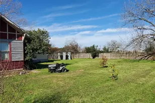 422 W North Main St, Flatonia, TX 78941 - Photo 23