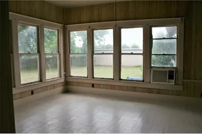 422 W North Main Street, Flatonia, TX 78941 - Photo 11