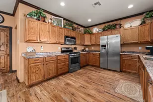 646 Victor Eckhardt Rd, Fredericksburg, TX 78624 - Photo 17