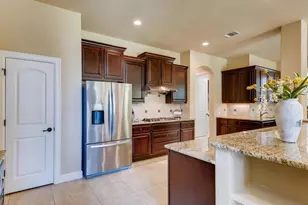 215 Reveille Rd, Austin, TX 78746 - Photo 9