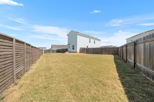 424 Marty Allen Loop, Jarrell, TX 76537 - Photo 3