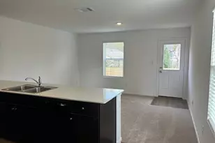 45 Trinity Cir, Lockhart, TX 78644 - Photo 9