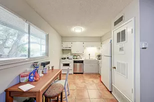 803 W 28th St, Austin, TX 78705 - Photo 15