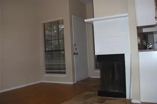 303 W 35th St, Austin, TX 78705 - Photo 13