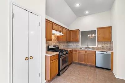 2802 Alexander Drive, Leander, TX 78641 - Photo 9