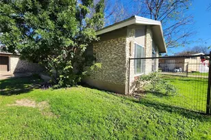 2708 St Edwards Cir, Austin, TX 78704 - Photo 13