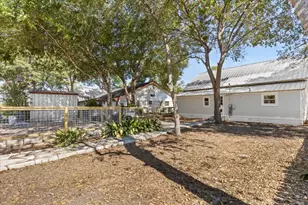 503A Wilkes St, Smithville, TX 78957 - Photo 27