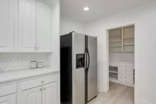 6406 Haney Dr, Austin, TX 78723 - Photo 9