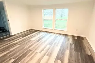 635 White Ave, Rockdale, TX 76567 - Photo 7