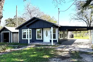 635 White Ave, Rockdale, TX 76567 - Photo 1