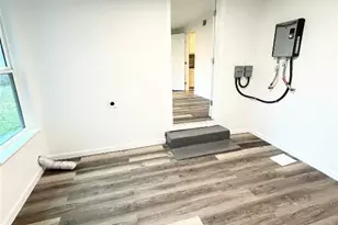 635 White Ave, Rockdale, TX 76567 - Photo 11