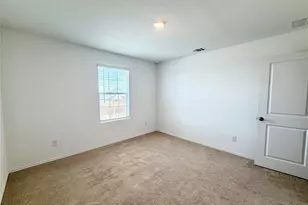 876 Rancho Del Cielo Loop, Jarrell, TX 76537 - Photo 3