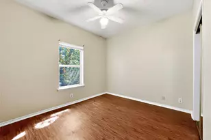 2414 Longview St, Austin, TX 78705 - Photo 13