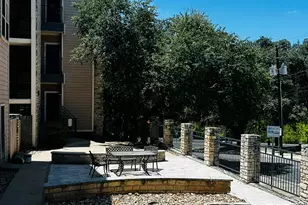 2414 Longview St, Austin, TX 78705 - Photo 3
