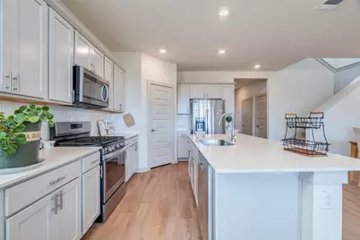 10932 Defender Trail, Austin, TX 78754 - Photo 7