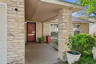 13105 Bourbon St, Austin, TX 78727 - Photo 5