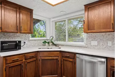 13105 Bourbon Street, Austin, TX 78727 - Photo 15