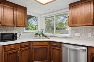 13105 Bourbon St, Austin, TX 78727 - Photo 15