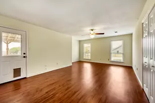 2601 Windy Ridge Rd, Taylor, TX 76574 - Photo 15