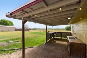 2601 Windy Ridge Rd, Taylor, TX 76574 - Photo 23