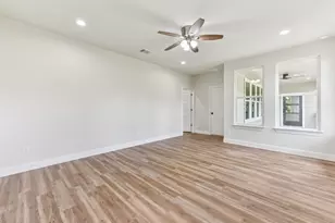 130 Mokalau Dr, Bastrop, TX 78602 - Photo 21