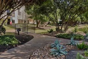 40 N Interstate 35 Hwy, Austin, TX 78701 - Photo 31