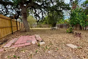 2109 E 12th St, Austin, TX 78702 - Photo 23